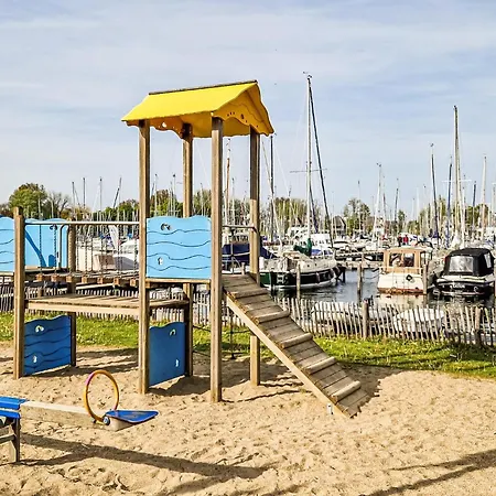 2 Bedroom Amazing Ship In Bådhotel Naarden