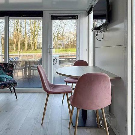 2 Bedroom Amazing Ship In Naarden