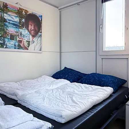 2 Bedroom Amazing Ship In Botel